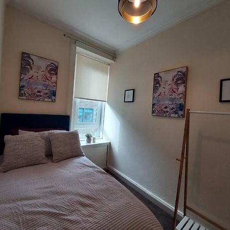 Lovely 2 Bedroom Apartment In The Centre Of ฮาวิค ภายนอก รูปภาพ